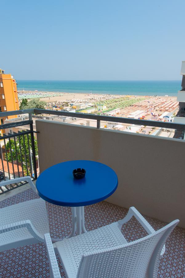 Hotel 2000 Rimini Exterior photo