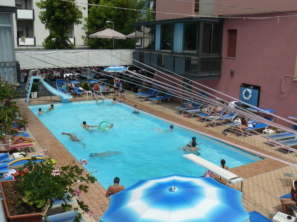 Hotel 2000 Rimini Exterior photo