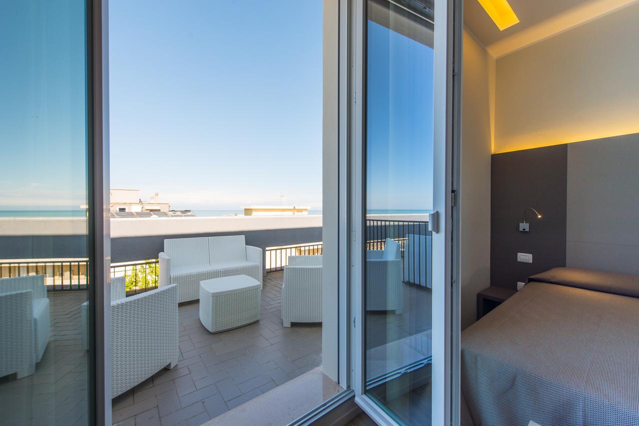 Hotel 2000 Rimini Exterior photo